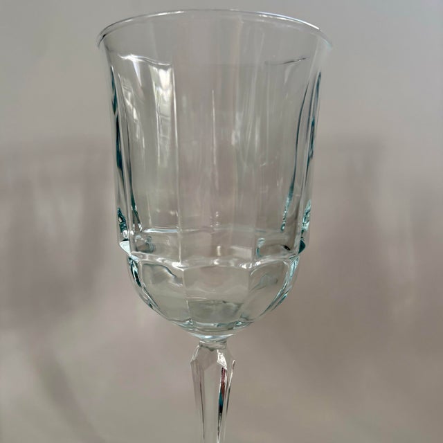1980s Vintage Arcoroc Goblets Arcade Bengale Pattern – Large French Wine Glasses - Set of 3 For Sale - Image 5 of 7