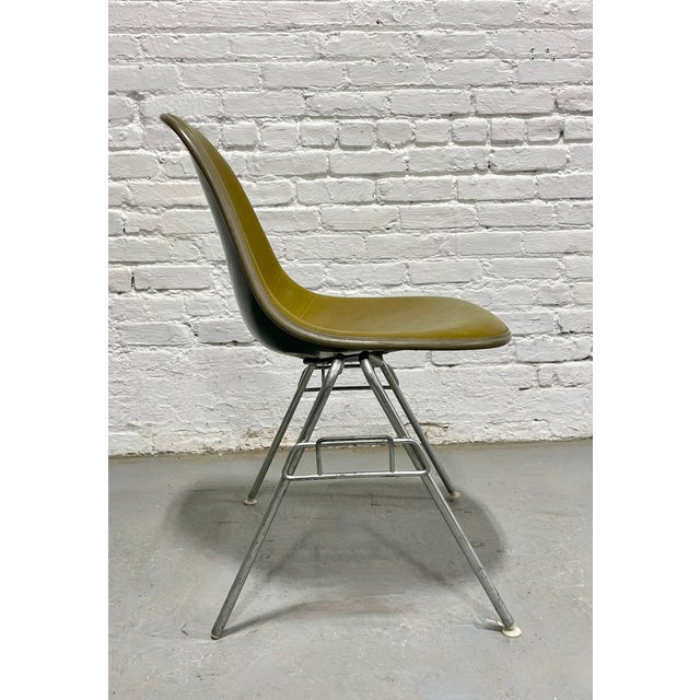 1960s Vintage Herman Miller Eames Olive Green Upholstered Fiberglass Shell Chair – Stacking Wire Base, C. 1950's For Sale - Image 5 of 10
