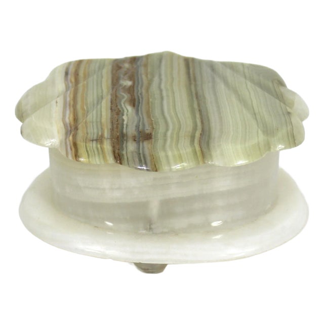 Vintage Onyx Shell Shaped Box Scalloped Edge and Lid White Cream For Sale