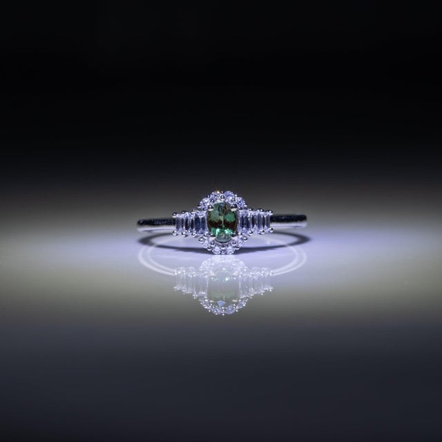 Metal Alexandrite Ring With Earth-Mined Diamond Accents: Solid 14k Gold, Oval 5x3.5mm For Sale - Image 7 of 12