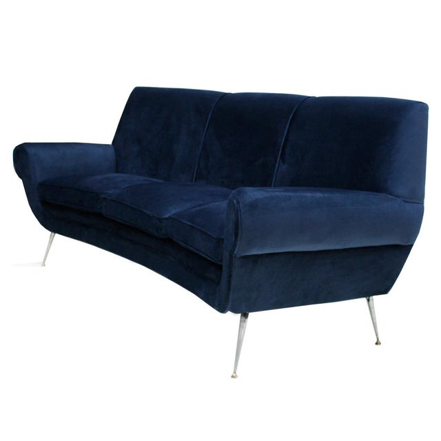 Mid-Century Modern Italian Curved Sofa in Navy Blue Cotton Velvet by Gigi Radice for Minotti, 1950s For Sale - Image 3 of 14
