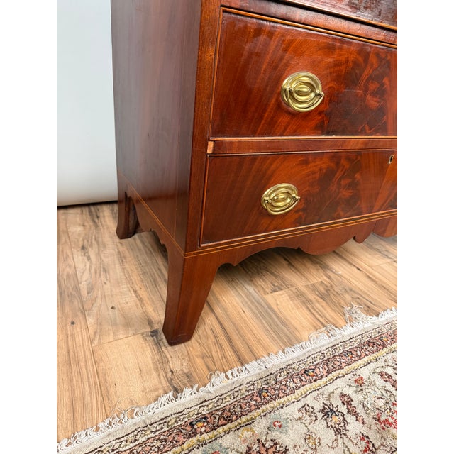 Federal Flame Mahogany Secretary Bookcase With Eagle Finial, C. 1810–1825 For Sale - Image 10 of 11