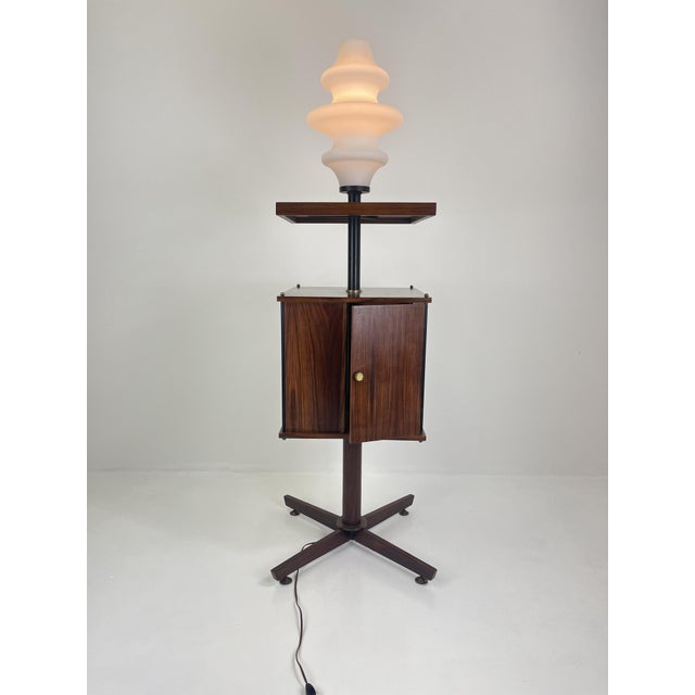 Illuminated Rotating Cabinet in the style of Ico Parisi, Italy, 1960s For Sale - Image 17 of 18