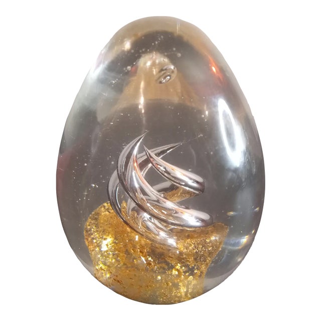 1960s Dynasty Gallery Heirloom Collectible Art Glass Paper Weight For Sale