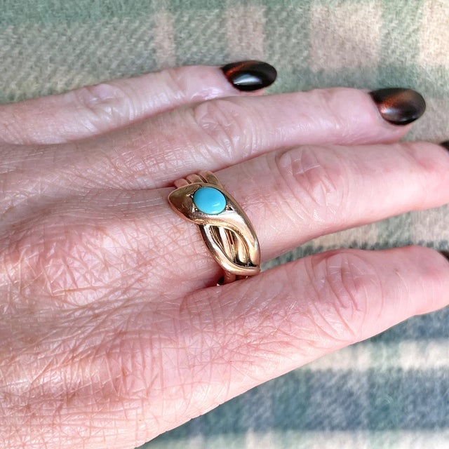 1911 Edwardian Chester 9k Gold Snake Ring With Turquoise For Sale - Image 9 of 10