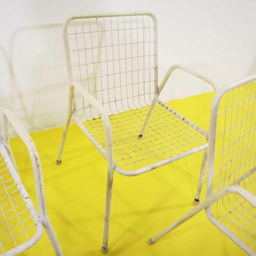 White Metal Garden Chairs with Mesh Structure, 1970s, Set of 4 For Sale - Image 4 of 7