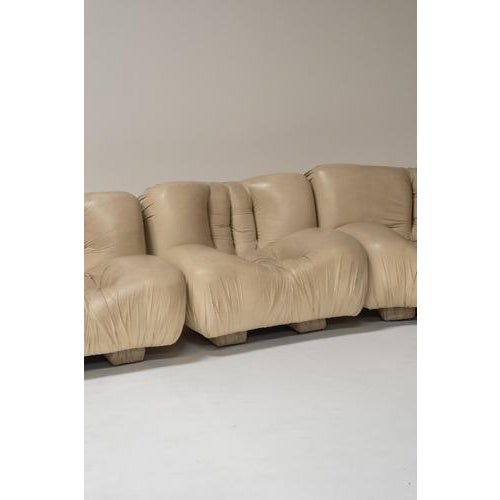 Modular Sofa in Beige Leather attributed to Rossi Di Albizzate, Italy, 1970s, Set of 5 For Sale - Image 16 of 17