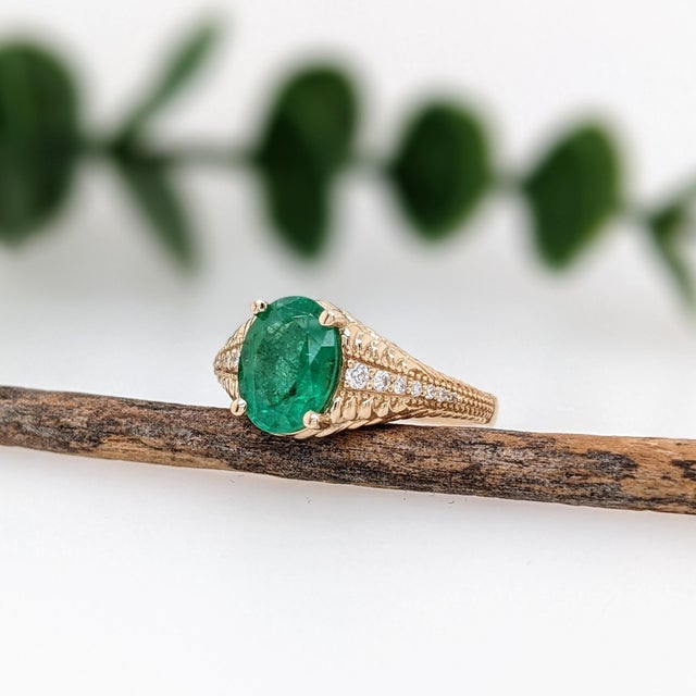 1.5ct Emerald Ring with Earth Mined Diamonds in Solid 14k Yellow Gold Oval Size 6.75 For Sale - Image 4 of 8