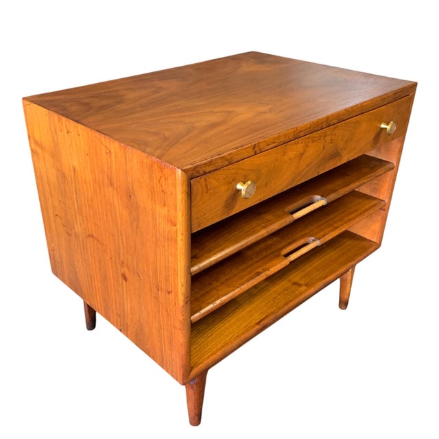 Mid-Century Modern 1960s Mid-Century Modern Walnut Side Table Designed by Kipp Stewart for Drexel Declaration For Sale - Image 3 of 12