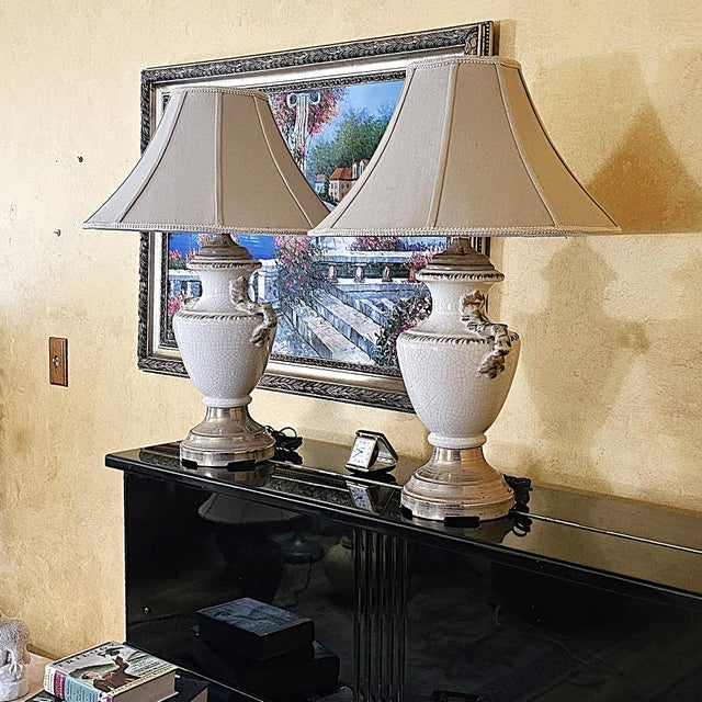 Vintage Pair of Neoclassical Trophy Urn Table Lamps in White Crackle Glaze – Made in Usa For Sale - Image 18 of 18