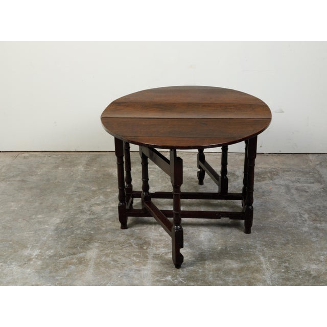 English 18th Century Oval Top Drop-Leaf Gateleg Table with Turned Legs For Sale - Image 4 of 11