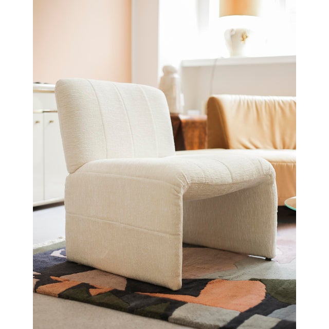 The armchair has been completely renovated, it is covered in a beautiful fabric from JAB in cream color. It is very...