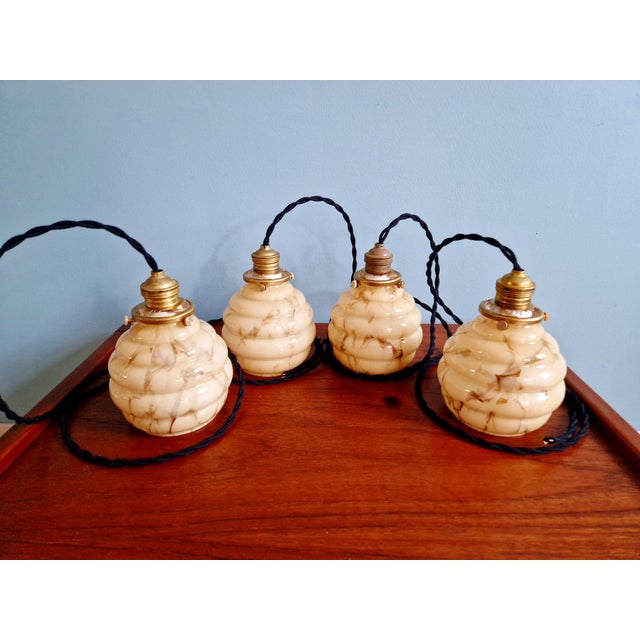 Art Deco Pendant Light in Marbled Opaline Glass with Uranium Glass from Scailmont, Belgium, 1920s-1930s For Sale - Image 10 of 18