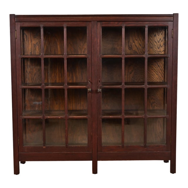 Stickley Brothers Style Antique Mission Oak Arts & Crafts Glass Front Bookcase Cabinet, Circa 1900 For Sale