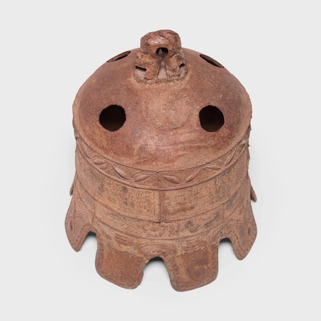 Chinese 17th Century Grand Wanli Iron Bell For Sale - Image 3 of 7