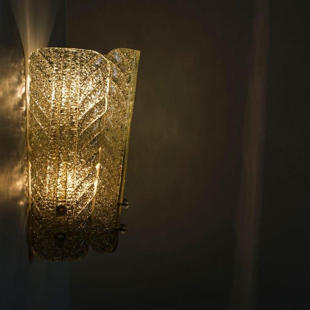 Gold Inclusions Glass and Brass Wall Light in the style of Barovier & Toso, 1960s For Sale - Image 14 of 16