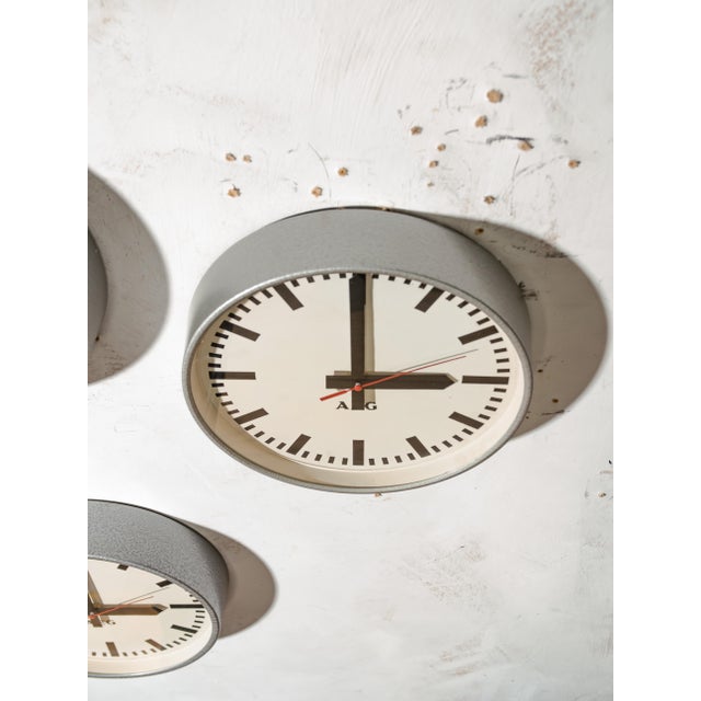 Industrial Grey Hammered Wall Clock from Aeg, Germany, 1960s For Sale - Image 10 of 15