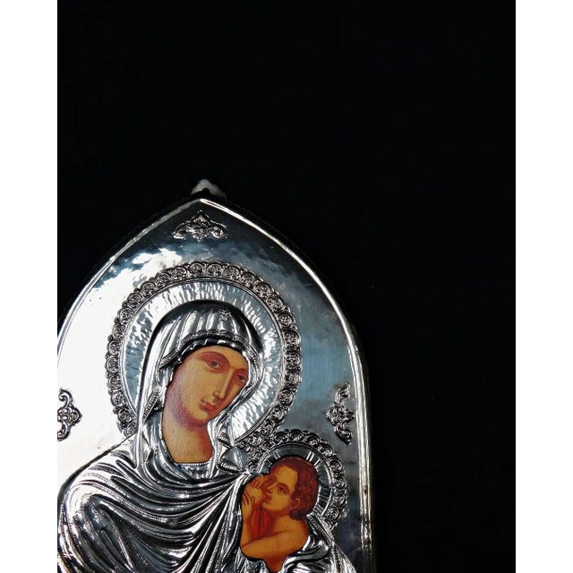 Orthodox Religious Icon of the Virgin and Child in 925 Silver Repoussé, 1990s For Sale - Image 3 of 10