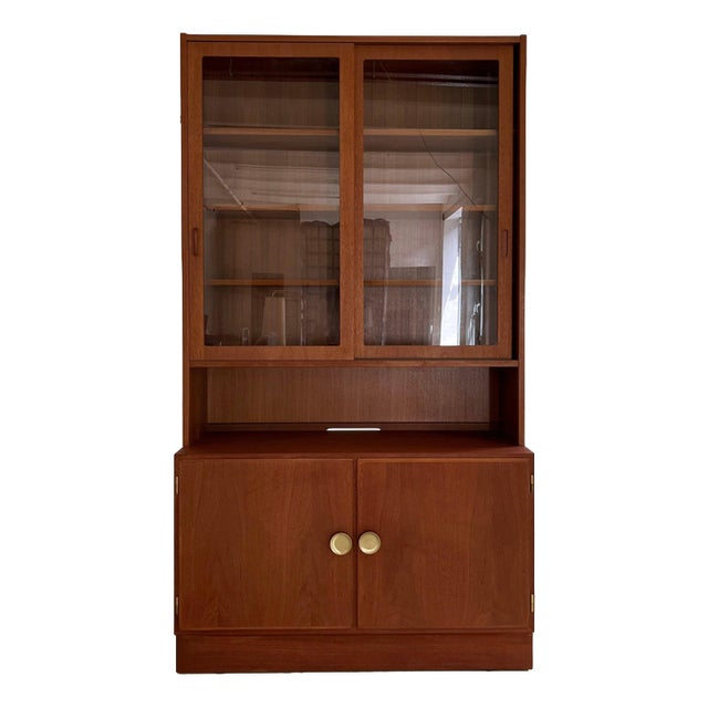 Teak Display Cabinet with Sliding Doors from Hundevad For Sale