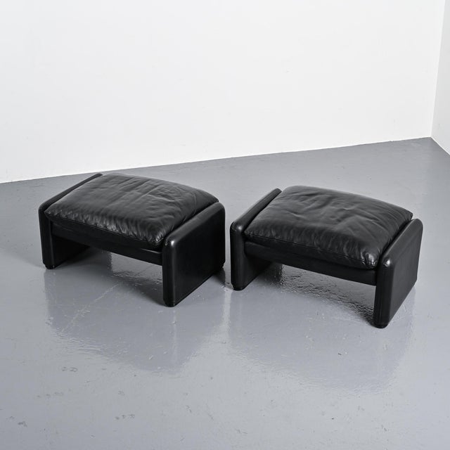 Black Maralunga Ottomans by Vico Magistretti for Cassina, Italy, 1973, Set of 2 For Sale - Image 8 of 11