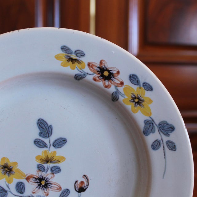 English Delftware Plate in Yellow and Lavender For Sale - Image 4 of 7