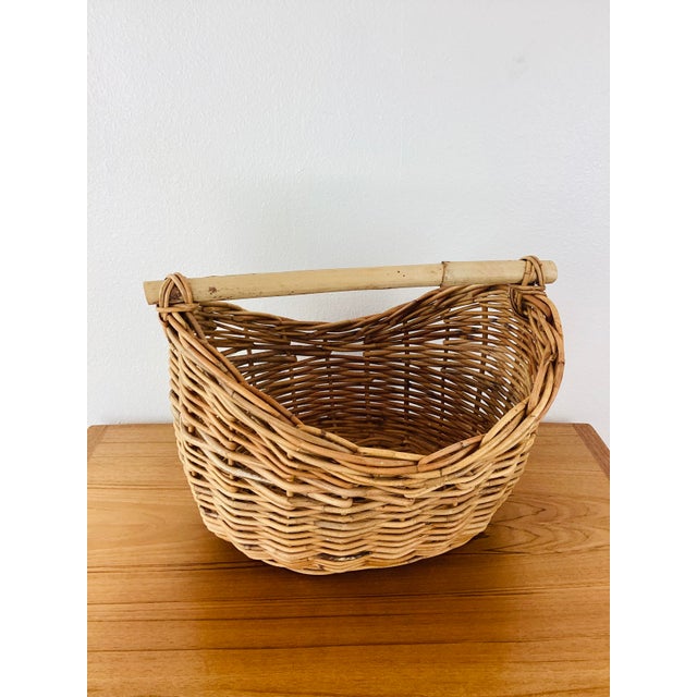 Vintage Rustic Boho Woven Wicker Reed Bamboo Handle Gathering Bread Basket For Sale - Image 4 of 9