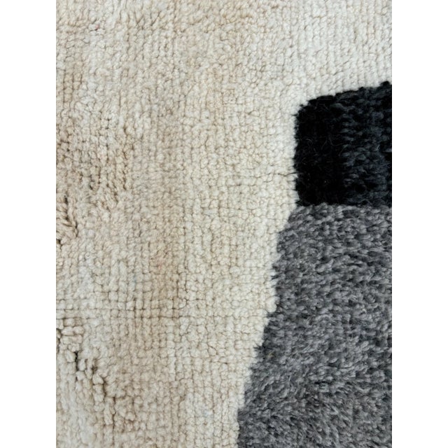 Gray Moroccan Berber Beni Ourain Rug For Sale - Image 8 of 18
