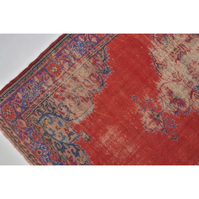 Vintage Distressed Red Oushak Rug - Organic Modern Anatolian Medallion Carpet For Sale - Image 10 of 10