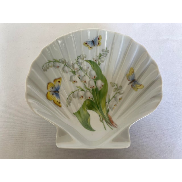 French Mid 20th Century Limoges French Porcelain Sea Shell Dish W/ Hand Painted Lily-of-the-Valley Motif For Sale - Image 3 of 11
