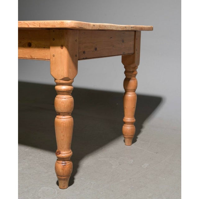 Early 20th Century British Pine Turned Leg Farmhouse Table For Sale - Image 4 of 5