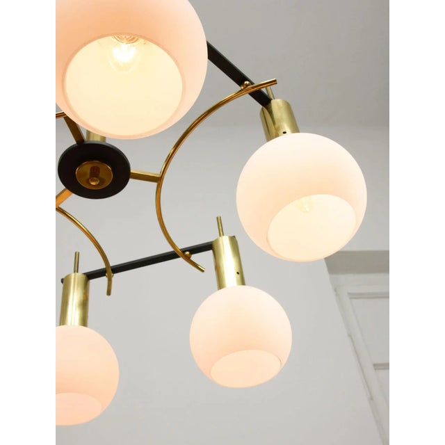 Takes 3x regular size E14 light bulb (not included). Works with 220v as well as 110v. Up to 250V (Europe/UK Standard).The...