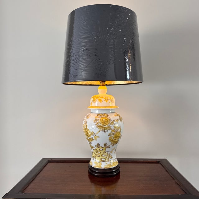 Mid 20th Century Vintage Chinese Yellow and White Ginger Jar Table Lamp - 23” For Sale - Image 5 of 12