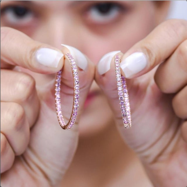 Contemporary 4.80 cts Natural pink sapphire earrings in 18k gold For Sale - Image 3 of 18