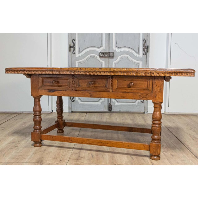 Tuscan 1790s Walnut Refectory Table with Carved Scoop Motifs and Turned Legs For Sale - Image 12 of 18