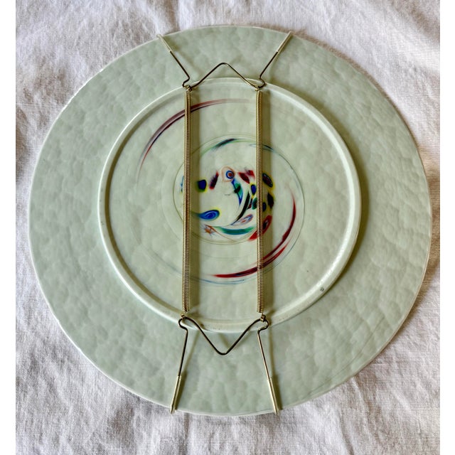 Glass Contemporary Murano Yalos Casa 12.25” Charger Plate — Iridescent White Millefiori Swirl With Wall Hanger For Sale - Image 7 of 12