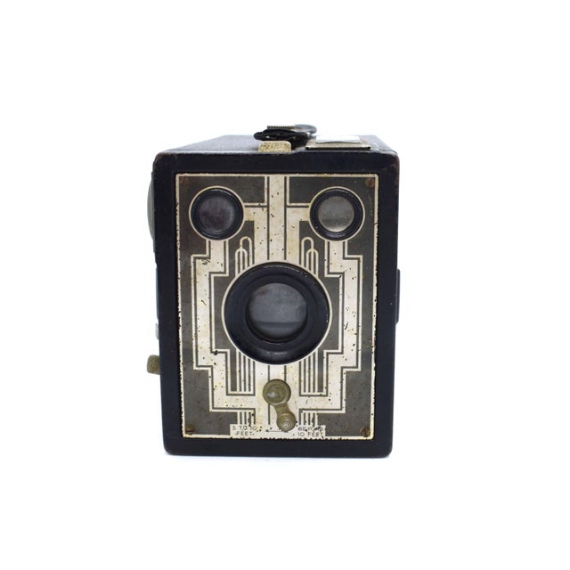 Art Deco 1930's Art Deco Kodak Six-20 Portrait Brownie Box Camera For Sale - Image 3 of 7
