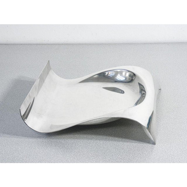 Centerpiece mod. Duino design giorgetto giugiaro for argenteria sabattini in silver metal. Origin italy period 1991...