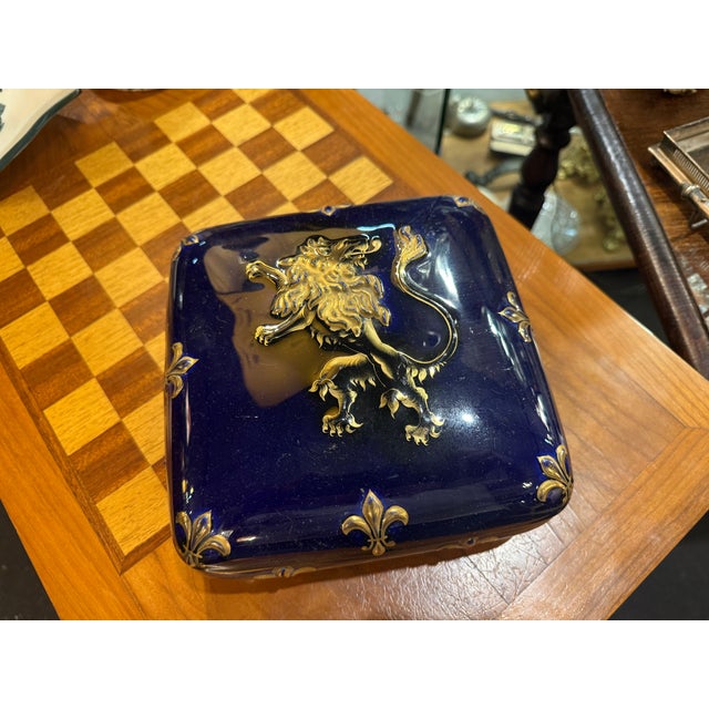 Ceramic Box with Lion and Fleur-De-Lis For Sale - Image 4 of 4