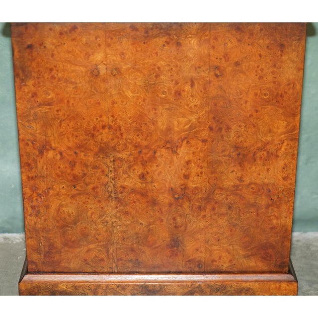 George III Style Burr Elm Chest of Drawers with Brushing Slide For Sale - Image 16 of 18