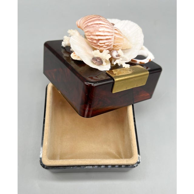 Contemporary Vintage Jenny Wakefield Faux Tortoiseshell Lucite Seashell Trinket Box – Coastal / Hollywood Regency For Sale - Image 3 of 12