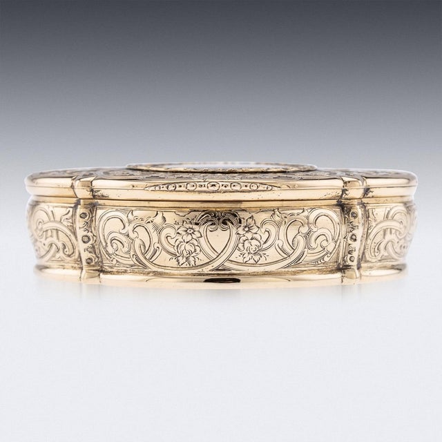 18k Gold Royal Presentation Snuff Box, France, 1850s For Sale - Image 10 of 18