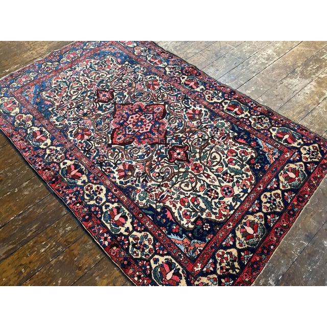 Vintage Bakhtiar Rug in Wool, 1920s For Sale - Image 6 of 18