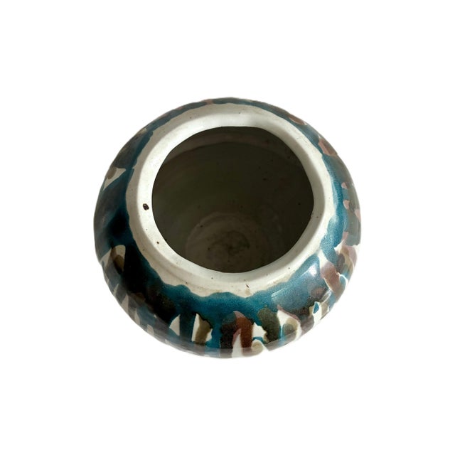 Signed 1960s Mid Century Blue and White Ceramic Vase / Modernist Art Studio Pottery Drip Glaze For Sale In Cleveland - Image 6 of 10