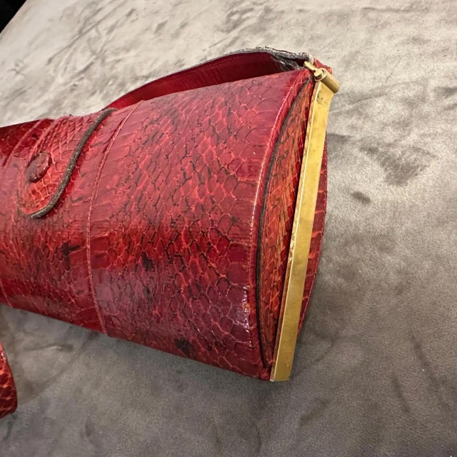 A 1970s Textured Red Leather and Brass Italian Shoulder Bag For Sale - Image 4 of 12