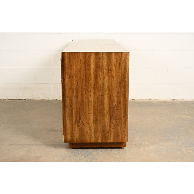 Drexel Heritage Mid-Century Modern Hollywood Regency Campaign Walnut Dresser or Credenza, 1970s For Sale - Image 13 of 16