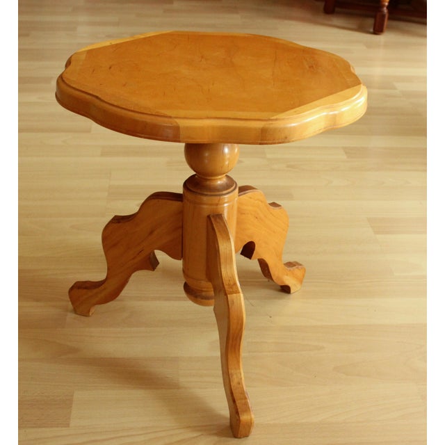 This handmade plant stand from the 1960s combines the clear design language of Mid-Century Modern with warm solid wood...