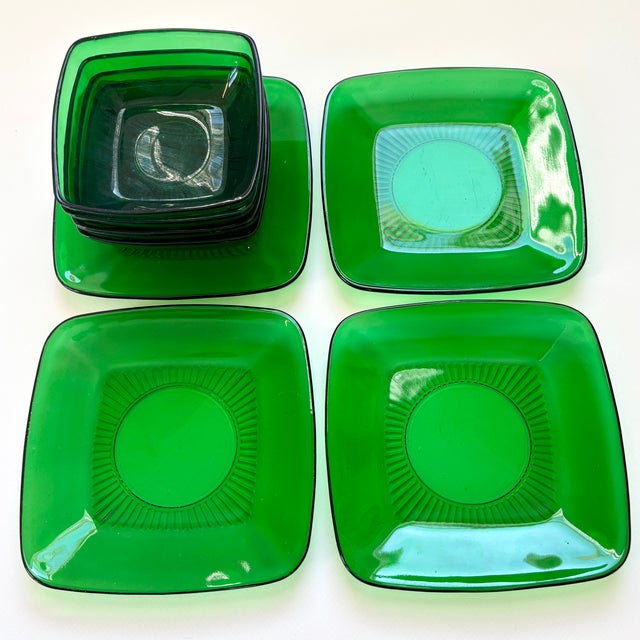 Festive retro dessert bowls and plates were produced from 1950 to 1956 by Anchor Hocking. The square shape and pressed...