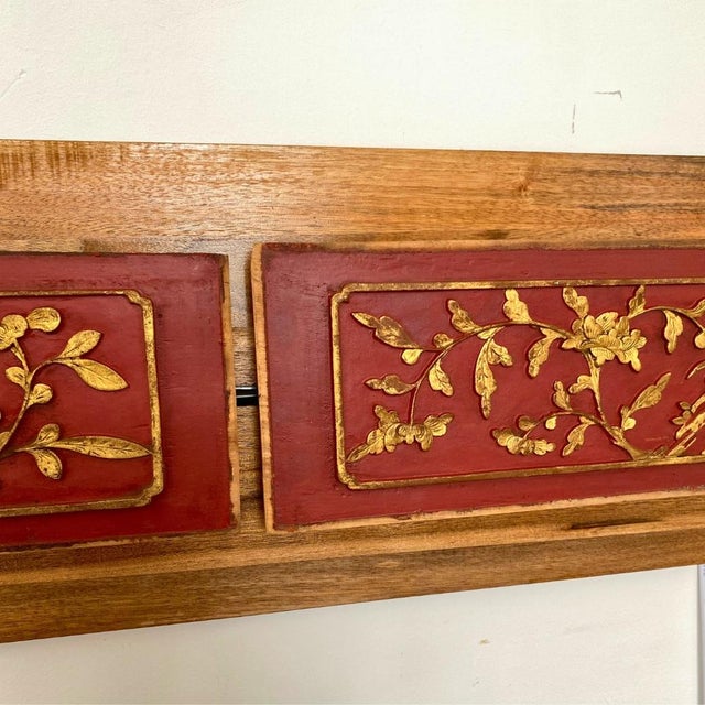 Wood c.1920 Antique Chinese Gilt Lacquered Carved Double Panel – Illuminated Wall Art For Sale - Image 7 of 9