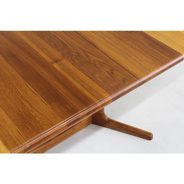1960s Vintage Danish Oval Extendable Dining Table in Teak from Glostrup, 1960s For Sale - Image 5 of 10