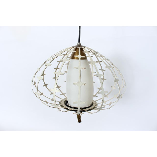 Mid-Century Modern 1960s Progress Mfg. Co. Inc. Off White Enamel & Glass "Onion" Hanging Pendant For Sale - Image 3 of 12